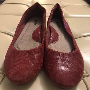 Earth Bellwether Burgandy Slip On Ballet Shoes